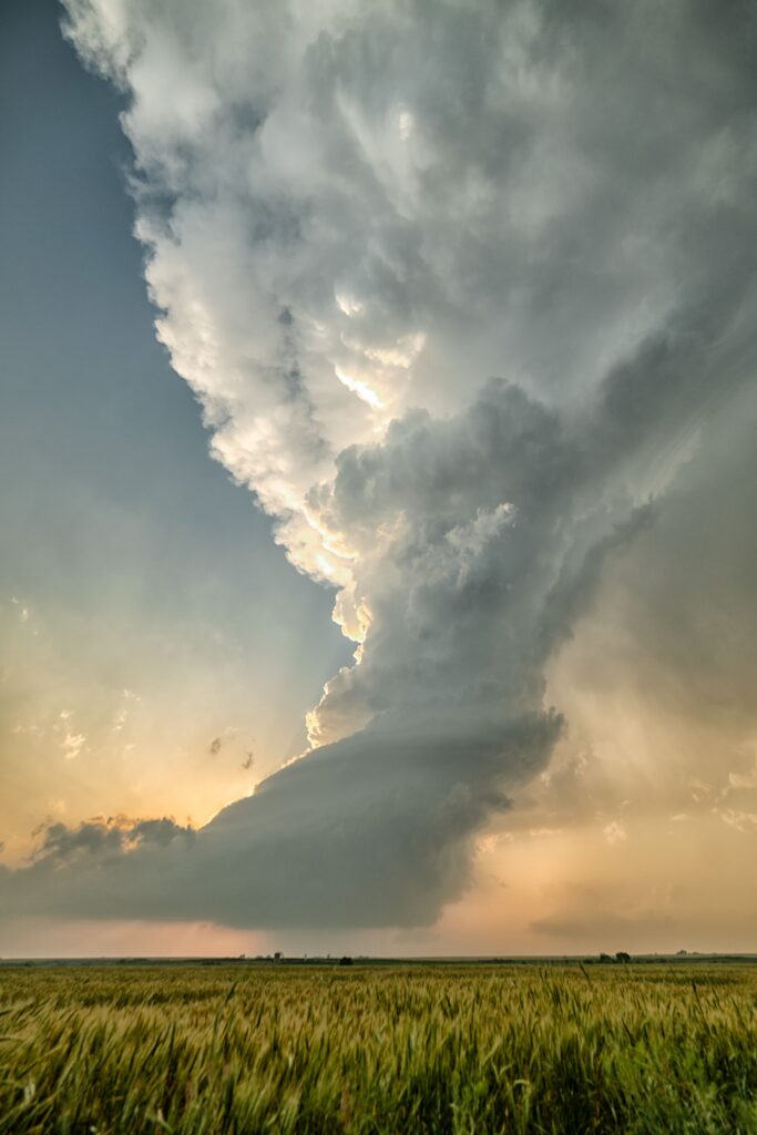 Picture showing the tilt and length of the updraft of a supercell.